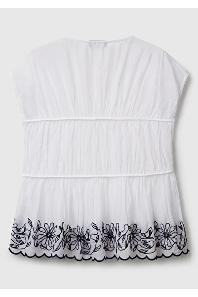 United Colors of Benetton Γυναικεία Λευκή 100% Κοτόνι Άνετη Μπλούζα με κέντημα λουλουδιών με κοντό μανίκι