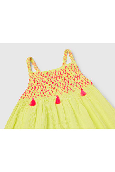 United Colors of Benetton Kız Çocuk Sarı Kontrast Renk Önü Püsküllü Pileli İp Örgülü Askılı Elbise