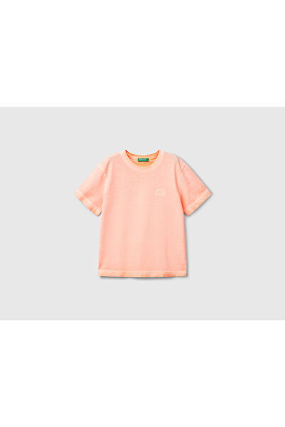 United Colors of Benetton تي شيرت كبير الحجم مطرز بشعار برتقالي فاتح للأولاد