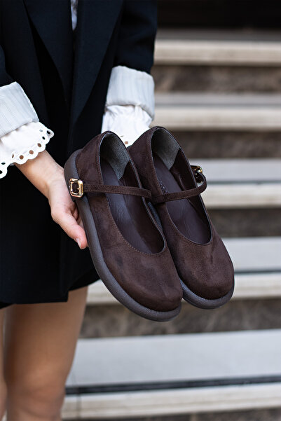 DESPİNA Kadın Altın Toka Detaylı Kadın Kahve Süet Ayakkabı – Yuvarlak Burun Rahat Günlük Ayakkabı