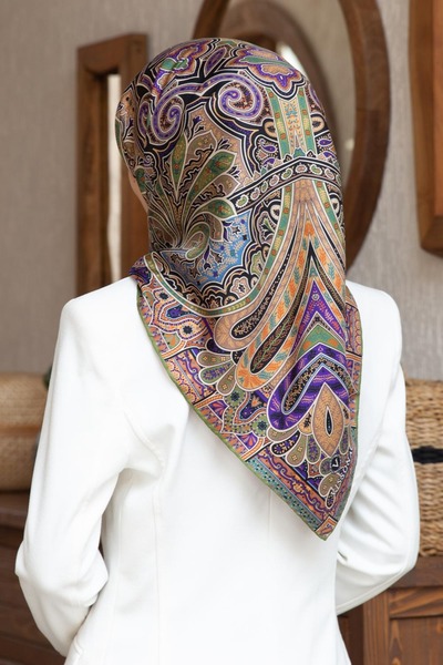 Vissona 100% Twill İpek Etnik Desenli Haki Renkli 90x90 Dikim Şekli : El Dikişi Eşarp