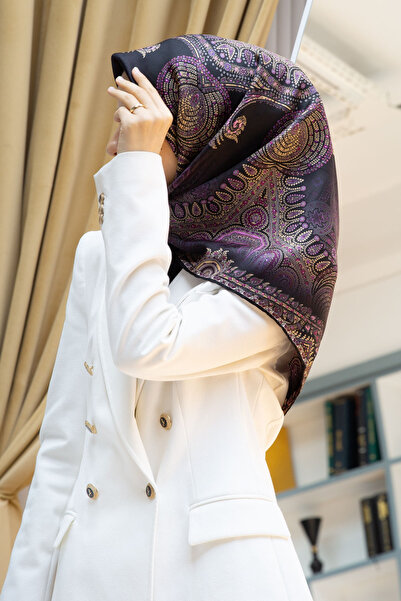Vissona %100 Twill İpek Şal Desenli Siyah Renkli 90x90 Eşarp Dikim Şekli : El...