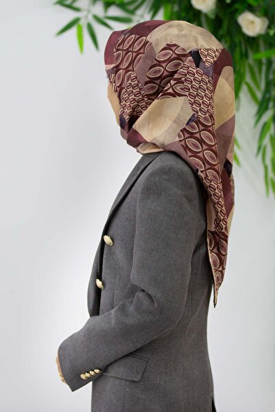 Vissona %100 Twill İpek Geometrik Desenli Pudra - Gül Kurusu Renkli 90x90 Eşarp Eşarp Kenar Dikiş Şekli El D