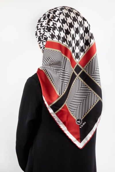 VİOLLA Twill Kazayağı Desenli Kırmızı Renkli 90x90 Eşarp (İpek İçermez) Kenar...