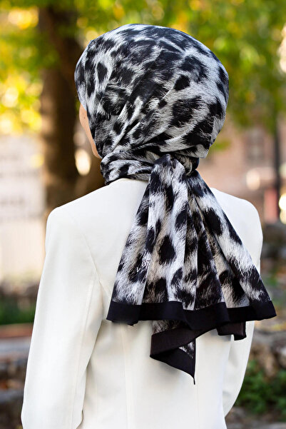 Vissona LÜKS MEDİNE İPEĞİ LEOPAR DESENLİ SİYAH - KREM RENKLİ 75X195 KIRIŞMAZ ŞAL MOSS KREP DİKİŞ TİPİ İTALYA