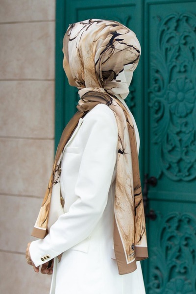 Vissona Luxury medina silk batik patterned beige colored 75x195 wrinkle-free shawl moss crepe stitch type italian stitched