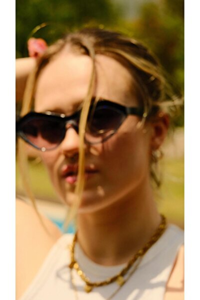 Maldia Shop Women's Retro Black Sunglasses