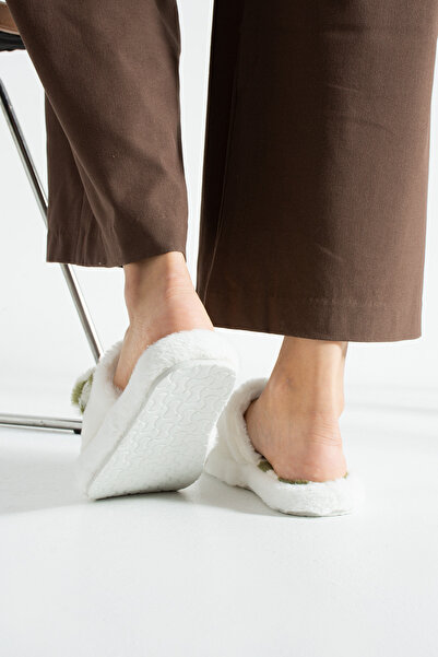 Moda Devrin Winter Women's Slippers with Green Bow Tie and Plush Toys