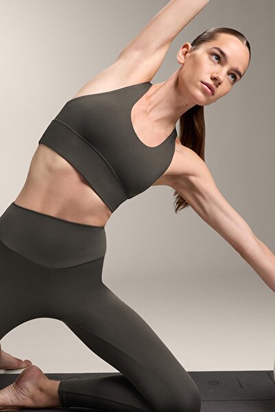 Oysho Orta destekli cup'lı comfortlux spor sütyeni