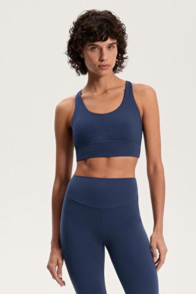 Oysho Medium-support comfortlux sports bra with cups