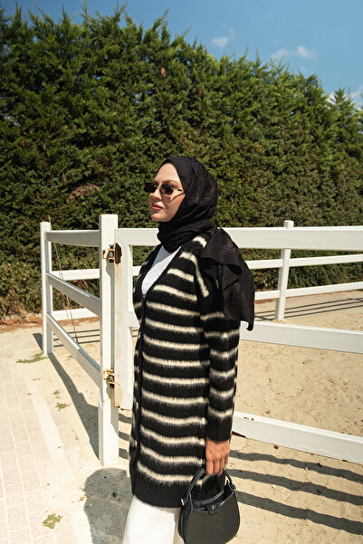 LOCCO Γυναικείο ριγέ μακρύ πλεκτό παλτό μαύρο