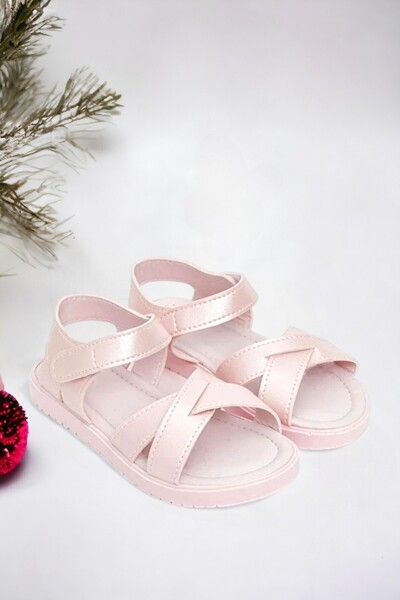 Ponchiq صندل بناتي من برايت باودر كروس