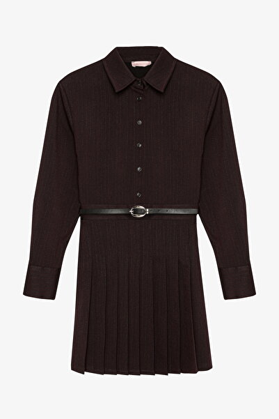 Quzu Плисирана мини рокля с колан в кафяво