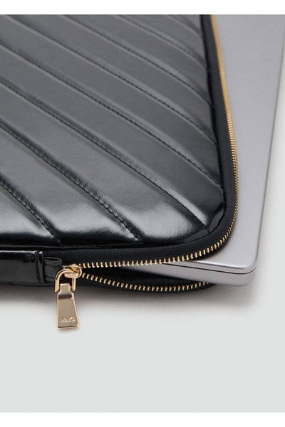 MANGO Woman Dolgulu laptop kılıfı