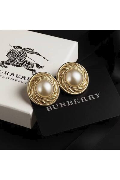 Luxiva أقراط من الفولاذ بتفاصيل اللؤلؤ