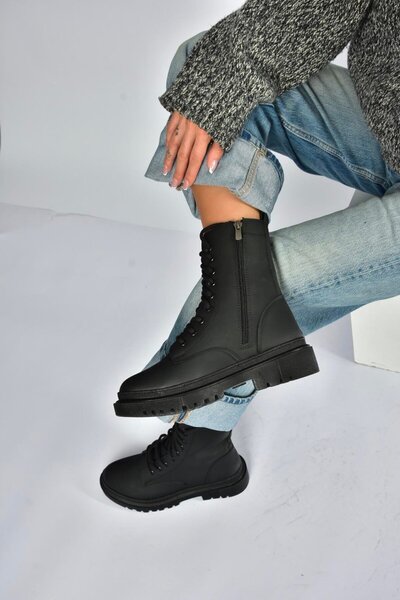 Fox Shoes V973192401 Μαύρες μπότες με χοντρή σόλα από Nubuck