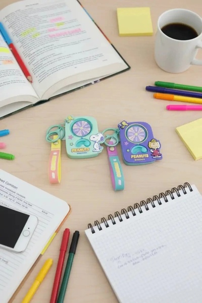 Miniso Snoopy Lisanslı Piyango Makinesi Figürlü Anahtarlık