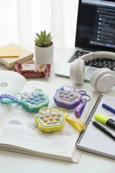 Miniso Snoopy Lisanslı Vintage Serisi Köstebek Vurma Oyunu Figürlü Anahtarlık