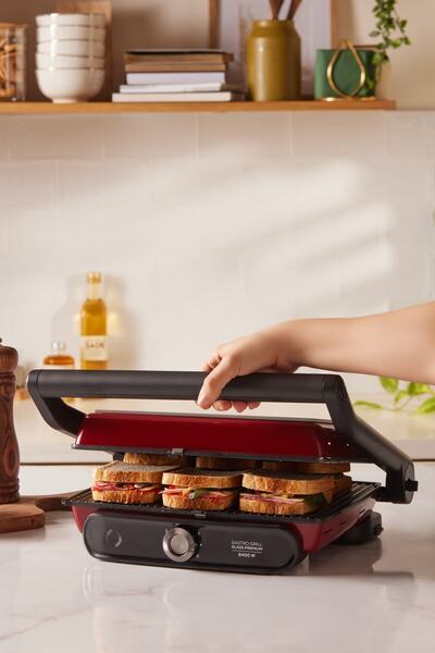 Karaca Gastro Grill Glass Premium 2400w Tost Ve Izgara Makinesi Kırmızı