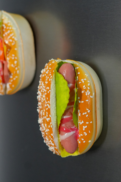 Bonila Handmade Yumuşak Tatlı Dekor: Sosisli Sandviç Magnet ve Masa Aksesuarı...