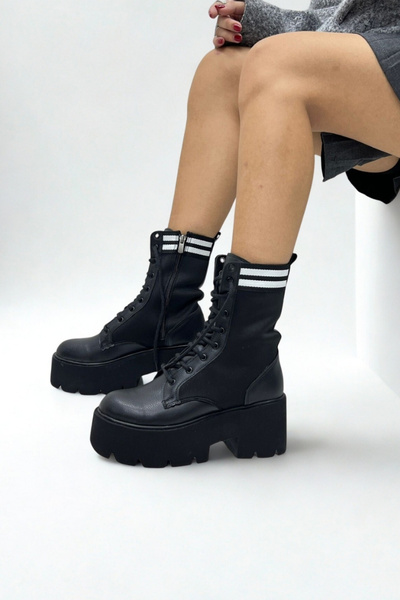 inizio Black Thick Sole Women's Boots P9026