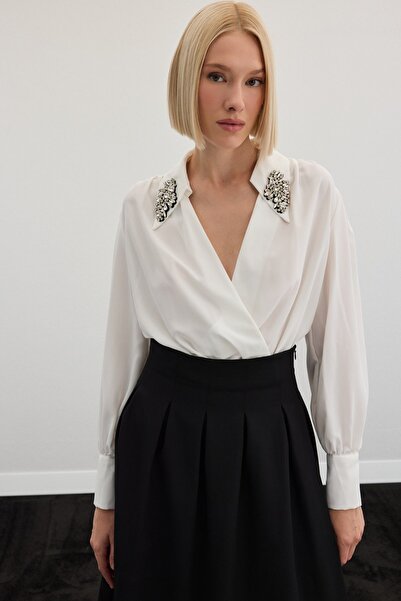 Sateen Aksesuar Detaylı Bodysuit Bluz - Ekru