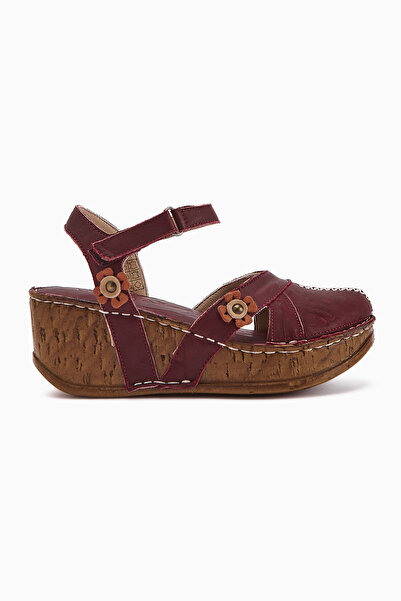 Limoya Women's Burgundy Flower Detailed Closed Toe Wedge Heeled Women's Shoes