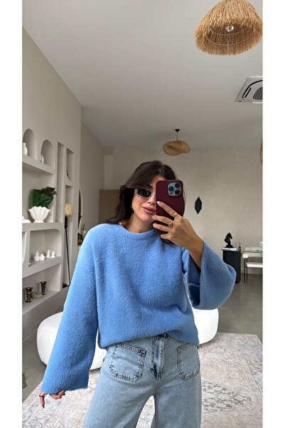 Piedra Women's Crew Neck Wide Sleeve Soft Bearded Sweater