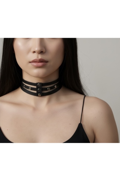 DENİZ TASARIM Özel Tasarım Choker Kolye, yumuşak deriden üretilmiş.