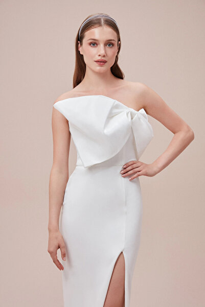 VIOLA CHAN Strapless Bow Detailed Crepe Long Wedding Dress with Slit