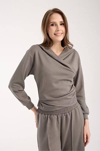 FOORS طقم علوي وسفلي رمادي اللون مع غطاء للرأس وتفاصيل مطاطية