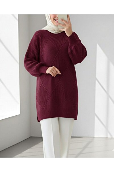 Modamorfo Round Neck Diamond Pattern Slit Knit Sweater - Burgundy