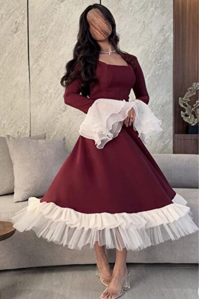 JOUNGIER Short dress with long sleeves and elegant sleeves