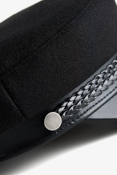 Bershka Felt texture cap