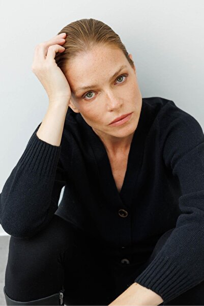 Desen Triko Women's V-Neck Short Wool Cardigan Black