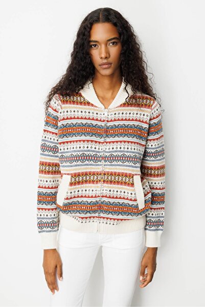 Desen Triko Γυναικεία ζακέτα από μαλλί ζακάρ με γιακά δικαστή