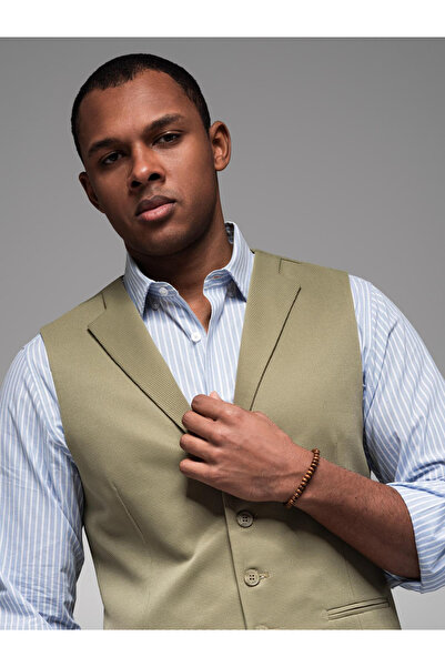 OMBRE Fitted men's structured knit vest with lapels - olive V1 OM-BLZV-0144 L