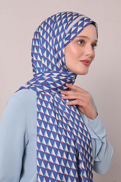 Levidor Saks Triangle Pattern Club Shawl