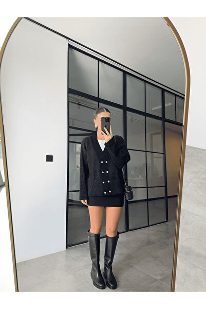 BB Bensu Buyruk GOLD DÜĞMELİ PELUŞ DOKULU TRİKO YAKALI SİYAH HIRKA