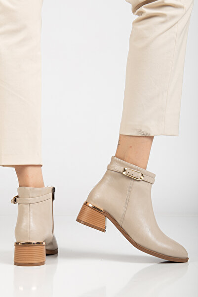 MARSEDO Kadın Altın Toka Detaylı Fermuarlı Günlük Bot Aria Bej Cilt