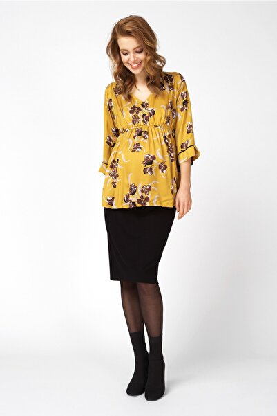 Queen Mum Maternity blouse with floral print