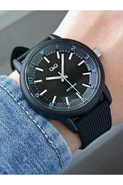 Q&Q Men's Wristwatch Black Sport Design Waterproof Plastic Band