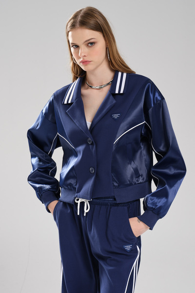 tw3 Women's Stripe Detailed Satin Fabric Garnished Design Blazer Jacket