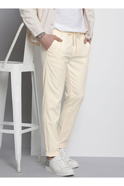 The Indian Garage Co By Styli Men Cream Slim Fit Solid Trousers