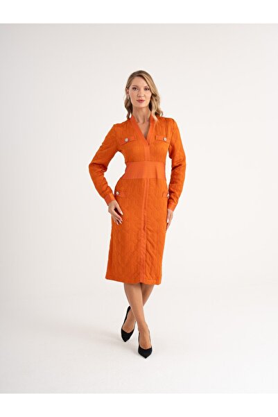 SERPİL Yırtmaçlı Kadın Elbise - Taş Düğmeli - Modern ve Şık - Ofis ve Davet Şıklığı için Elbise