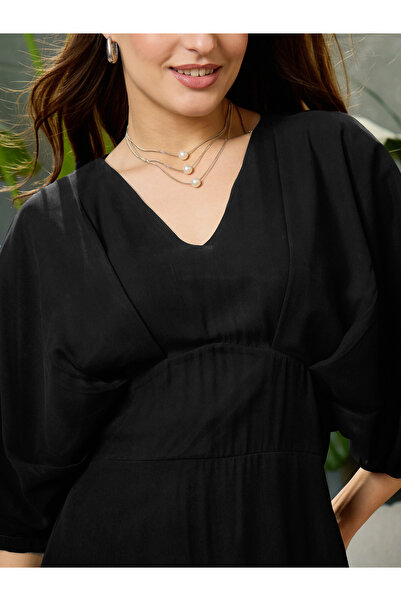 Sassafras By Styli Black Solid Kimono Sleeve Maxi Dress