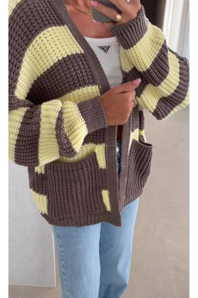 moda paketi Смугастий трикотажний кардиган - стандартний розмір Кардиган з кишенями