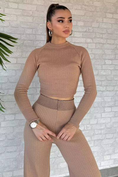 julude Biscuit Ribbed Crop Knitwear Blouse Pants Two-Piece Set (Fits Size S-M)