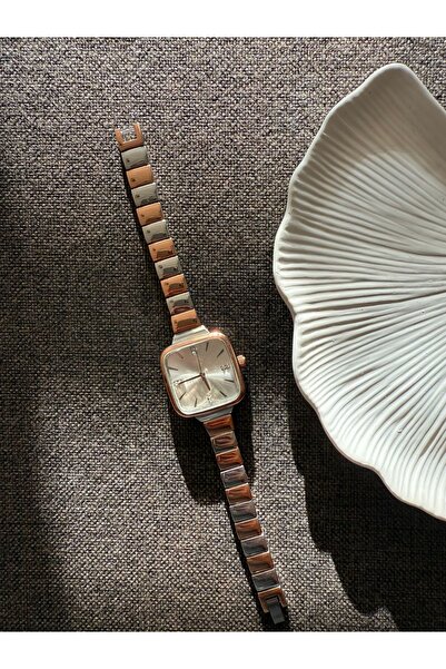 rubsey ساعة يد نسائية كلاسيكية بحبل معدني بسيط