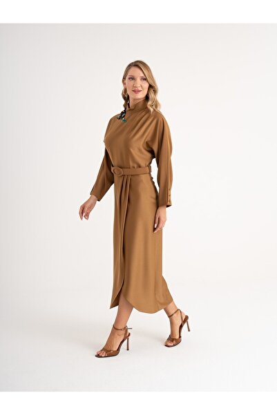 SERPİL Yaka İşlemeleri ve Yırtmaç Detaylı Elbise 40327